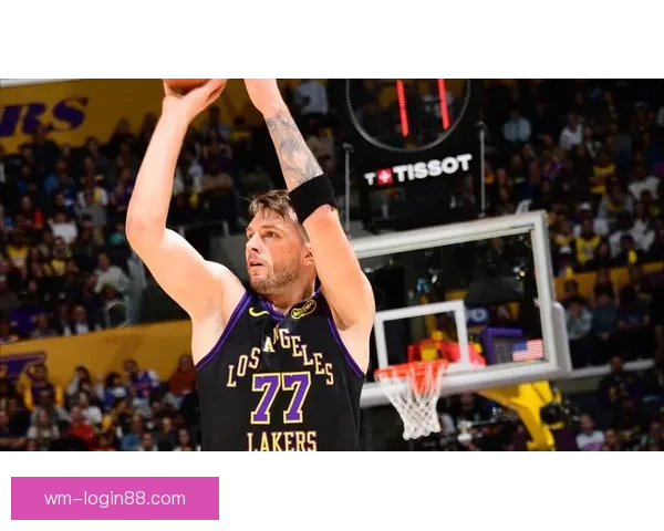 东契奇疯狂三月超强表现 高难度三分接连命中 比上次得分王更具统治力